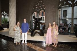 Los Reyes y sus hijas visitan la exposición de Joan Miró en Sa Llonja