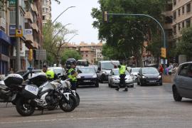PALMA. OBRAS. Las obras de asfaltado de Avingudes provocan un colapso de coches en las calles colindantes. Pese a los avisos par