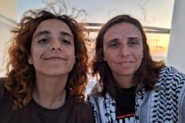 Imagen de archivo de Alejandra Martínez y Lucía Muñoz, durante el viaje de la flotilla