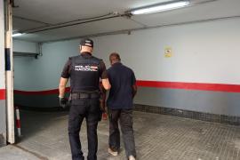 Detenido un hombre por robar una mochila de colegio en un coche aparcado en Son Rapinya