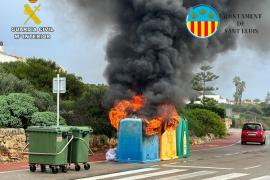 Uno de los numerosos incendios causados por el pirómano, ya arrestado.