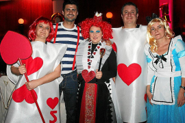 Fiesta de disfraces solidaria en el hotel Valparaíso