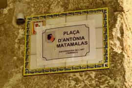 Uno de los carteles que ha aparecido hoy en algunas calles de la ciudad.