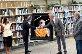 Momento de la entrega del retrato