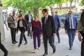 El presidente de la Generalitat, Salvador Illa, y la presidenta de México, Claudia Sheinbaum, en su llegada al Barcelona Supercomputing Center