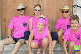 Batalla de algarrobas en Costitx