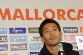 PALMA. FUTBOL. EL FUTBOLISTA JAPONES DEL REAL MALLORCA AKIHIRO IENAGA EN UNA RUEDA DE PRENSA