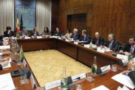 LA MINISTRA DE FOMENTO SE REUNE CON LOS REPRESENTANTES DEL SECTOR AÉREO