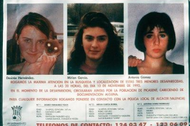 VALENCIA - CARTEL DE LAS NIÑAS ASESINADAS EN ALCASSER EL 13 DE NOVIEMBRE 1992.