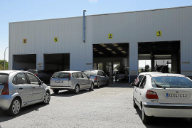 Dos meses y medio de espera para conseguir una cita para pasar la ITV .