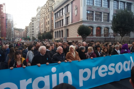 Miles de personas se manifiestan en Bilbao por un cambio en la política penitenciaria para los presos de ETA