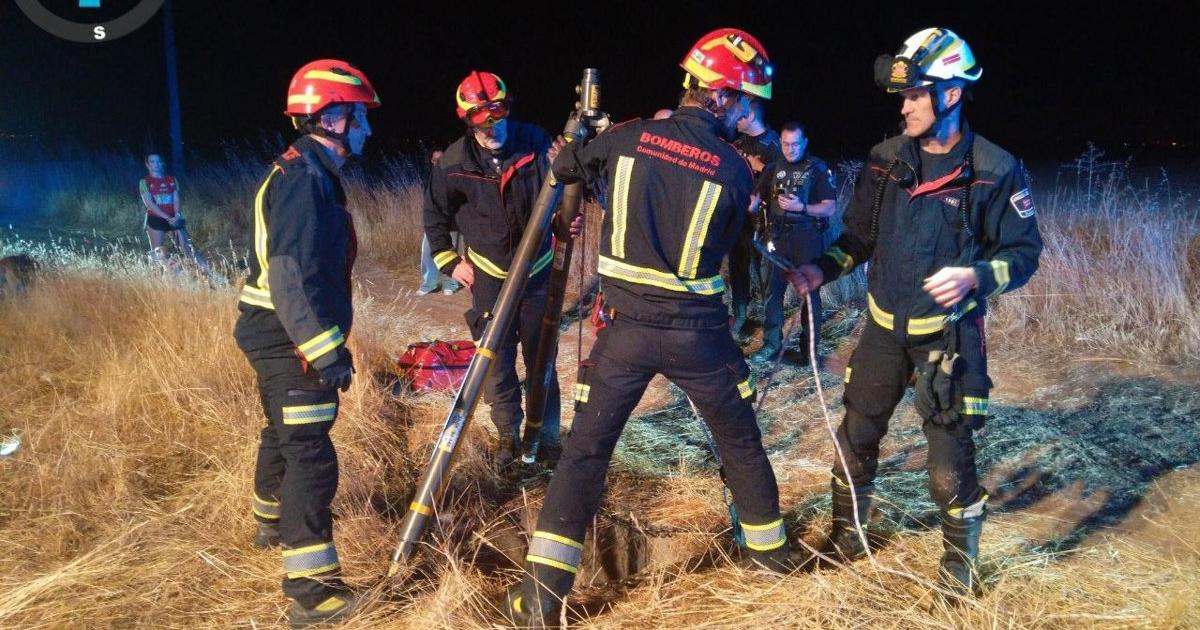 Rescatada una joven tras caer a un pozo de seis metros de profundidad en un descampado de Torrejón de Ardoz