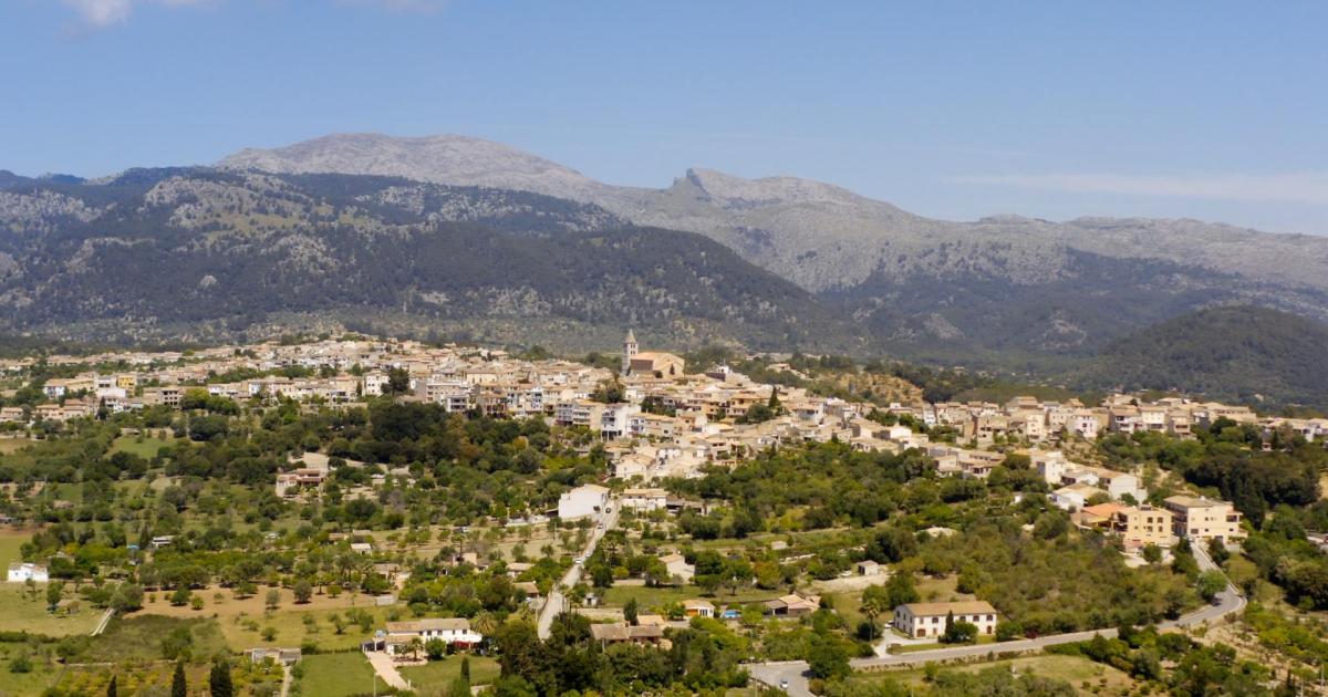Cuevas secretas, fuentes que brotan de la tierra y paisajes que invitan a caminar: un tesoro en Mallorca escondido entre montañas