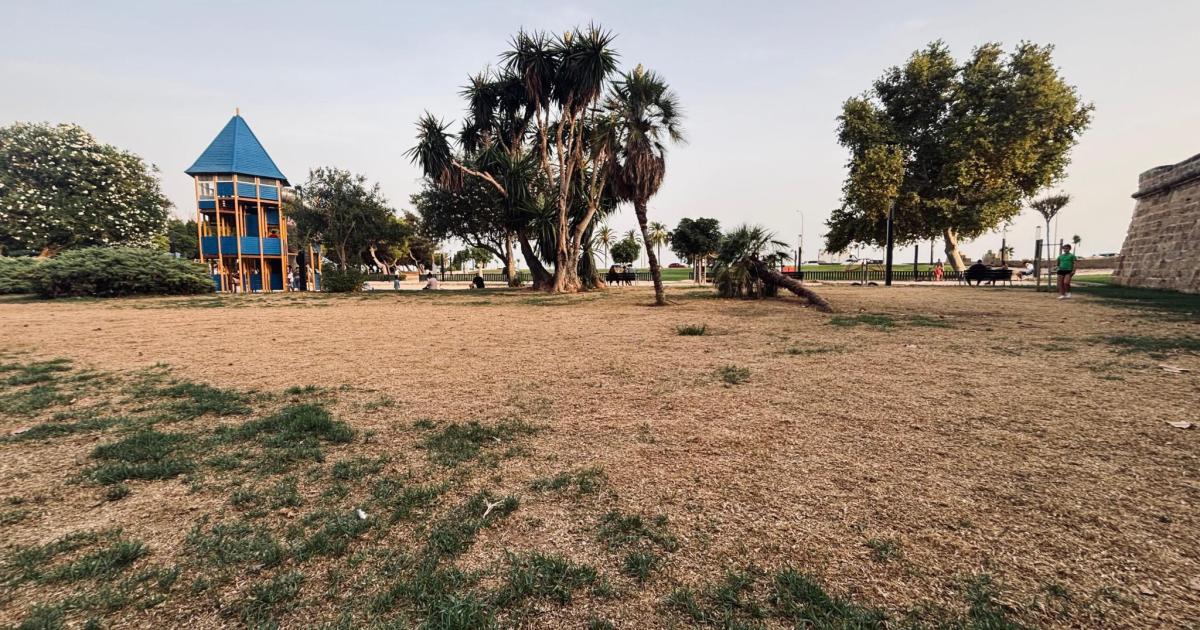 Parc de la Mar, otro lugar emblemático lastrado por la dejadez y el incivismo