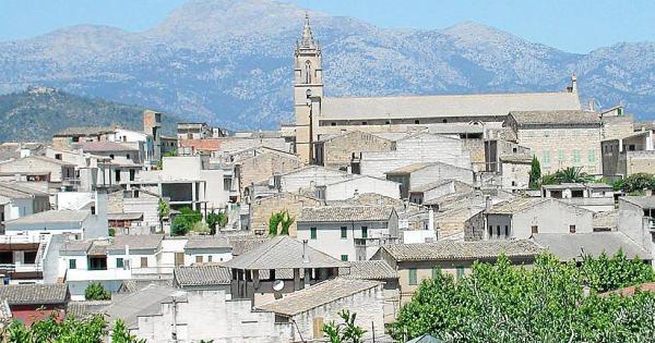 El pequeño pueblo de Mallorca con un legado prehistórico y un sabor diminuto que lo ha hecho famoso en todo el mundo