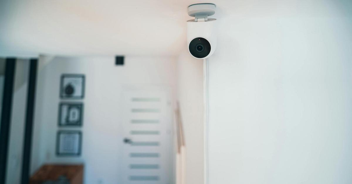 El Estatuto de los Trabajadores lo confirma: si una cámara de videovigilancia de tu empresa te enfoca directamente puedes recurrir al artículo 20