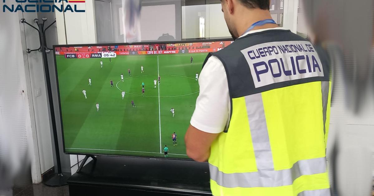 Investigan al dueño de un bar de Palma por piratear el fútbol
