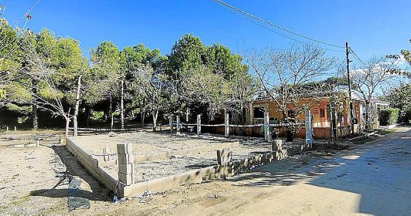 El Ajuntament de Muro se reafirma y retira la concesión al vecino que derribó una ‘caseta’ de Capellans para reformarla