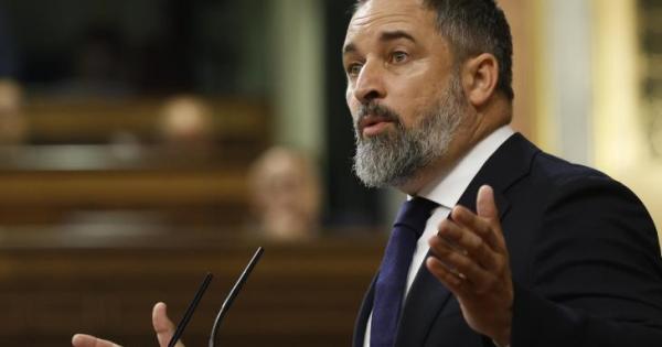 Abascal (Vox) reclama hundir el «barco de negreros» de Open Arms atracado en Tenerife