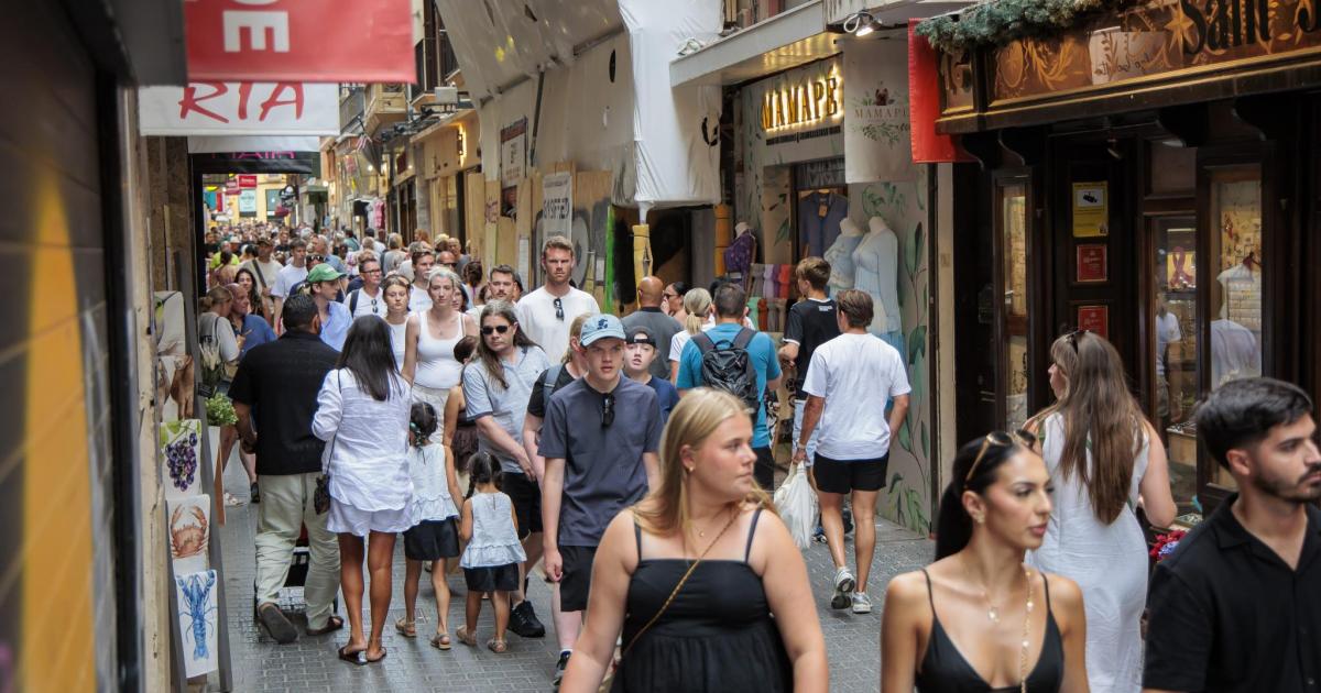 Salut factura más de 40 millones de euros por atender a casi 100.000 turistas en 2024