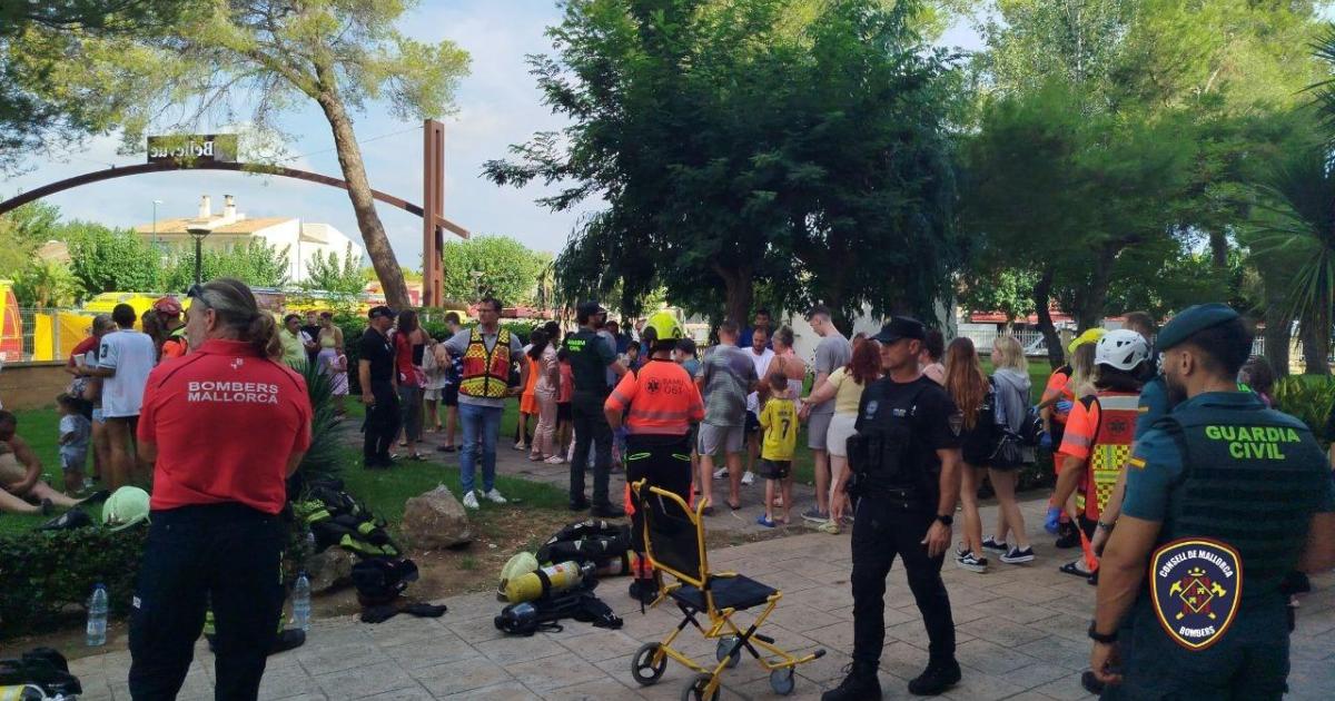 Un incendio en la sala de máquinas de un hotel de Alcúdia obliga a desalojar a centenares de turistas