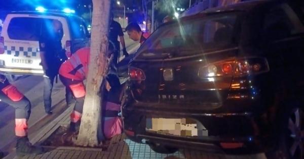 Una joven discute con su novia, le roba el coche y acaba estrellándose en la base naval de Portopí