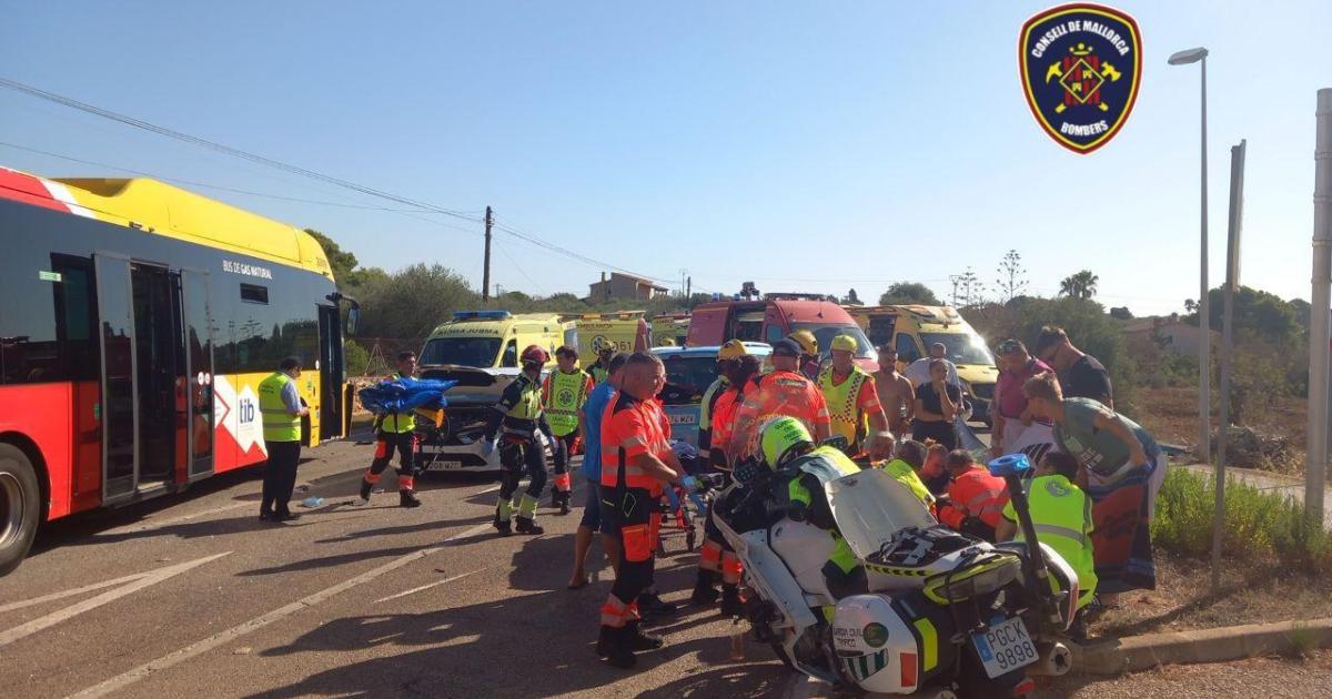 Nueve heridos tras colisionar un autobús del TIB con una furgoneta en Porto Cristo