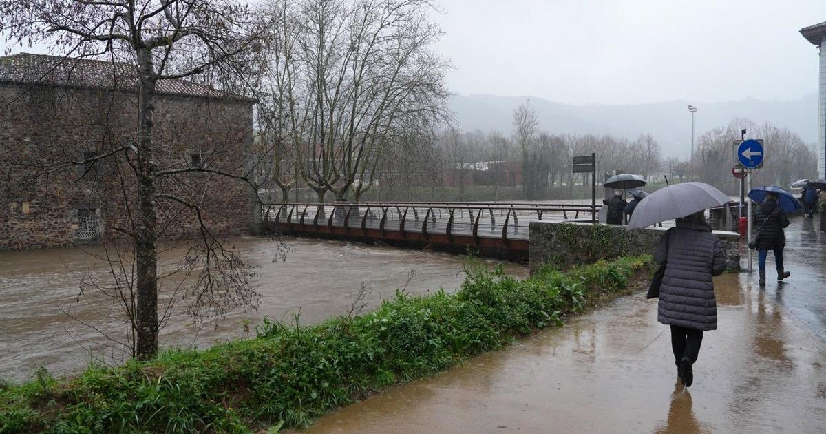 Un frente provocará abundantes lluvias y un descenso de las temperaturas por debajo de los 25 grados en Euskadi