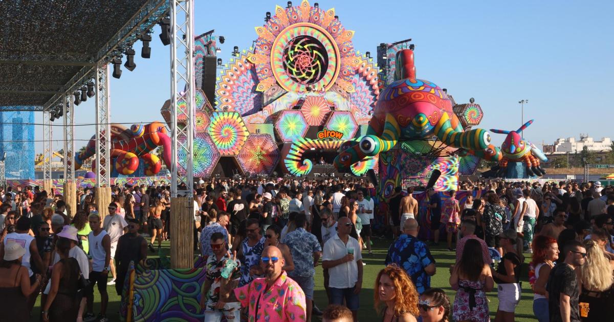 ElRow XXL inunda Son Fusteret de ritmo y música electrónica con polémica