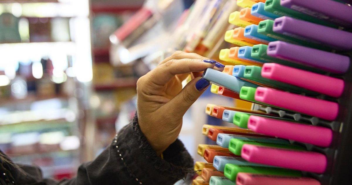 Vuelta al cole: ¿Abren los comercios el último domingo antes de empezar el curso?