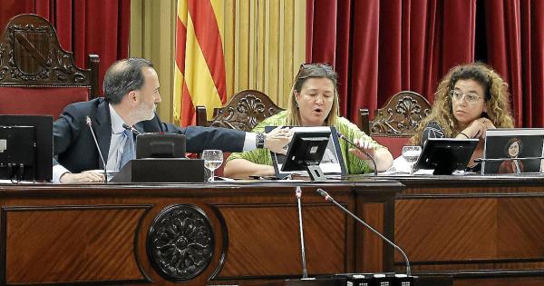 El Parlament retoma este miércoles su actividad con la petición de Vox de derogar la ley de memoria