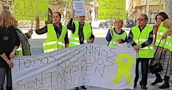 La derogación de la Ley de Memòria desvanece la esperanza de los niños robados en Baleares que buscan a sus familias
