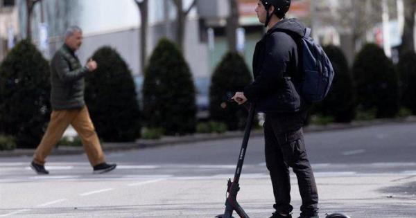 La DGT pone fecha a la libre circulación de patinetes eléctricos: a partir de este año necesitarás un certificado