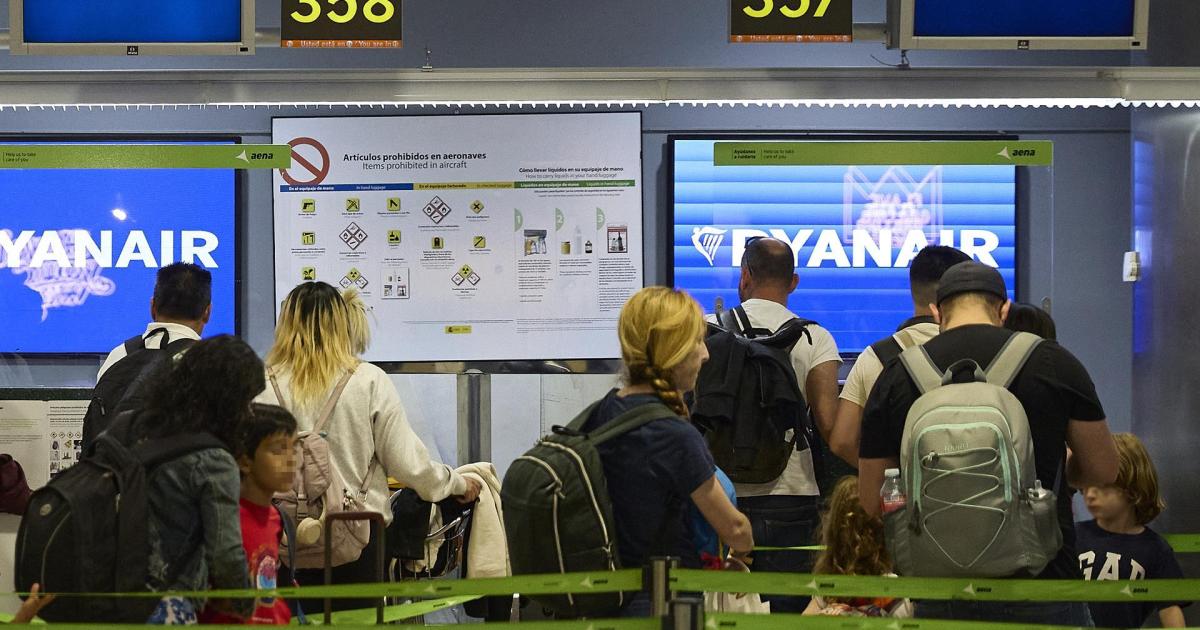 Los pasajeros de Ryanair podrán llevar desde este viernes un equipaje de mano más grande y gratuito