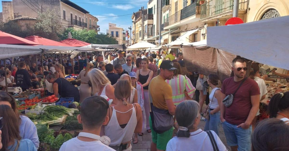 Cristina, sobre el mercado de Santanyí: «Una pena en lo que se ha convertido, pero por suerte entre tanto plástico 'made in' vete tú a saber dónde se cuela algún artesano local»