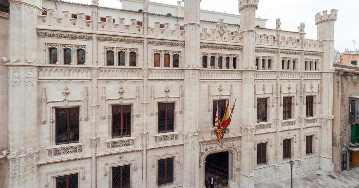 El GOB solicita toda la documentación del traslado «insostenible» de residuos de Ibiza a Mallorca