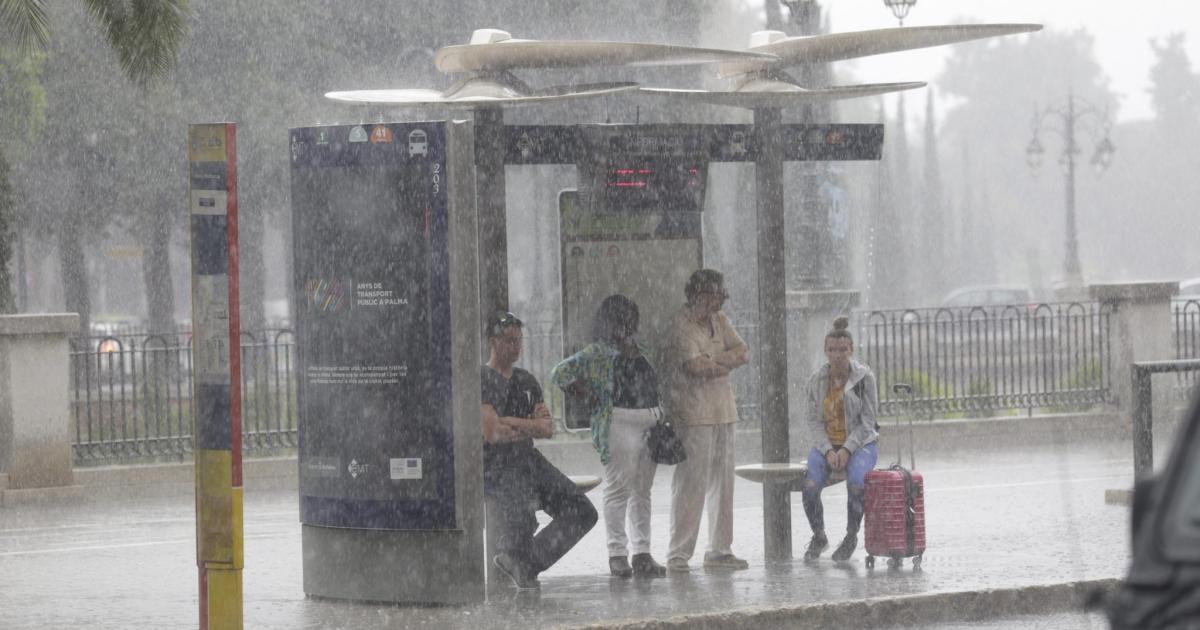Mallorca está este martes en alerta por lluvias torrenciales y tormentas: más de 140 litros en 3 ó 4 horas