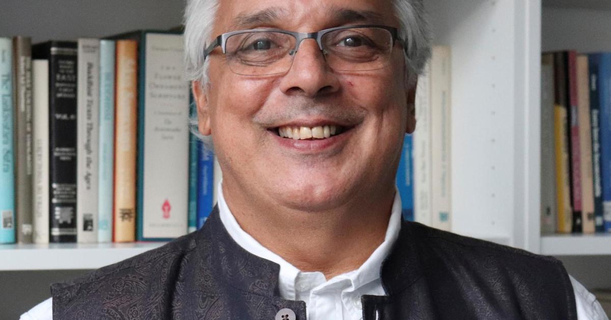 Agustín Paniker, filósofo y escritor: «La dimensión espiritual no pasa de moda»