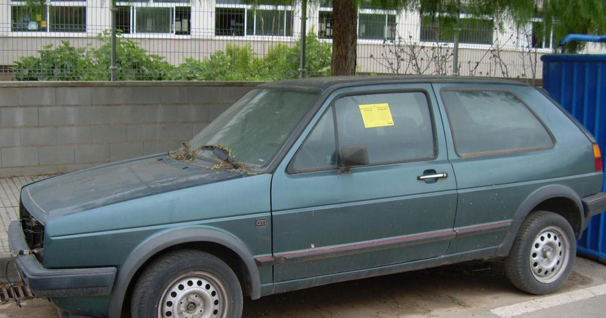 DGT avisa de que llega el fenómeno ‘coche okupa’ a España: esta es la normativa para defenderte de él