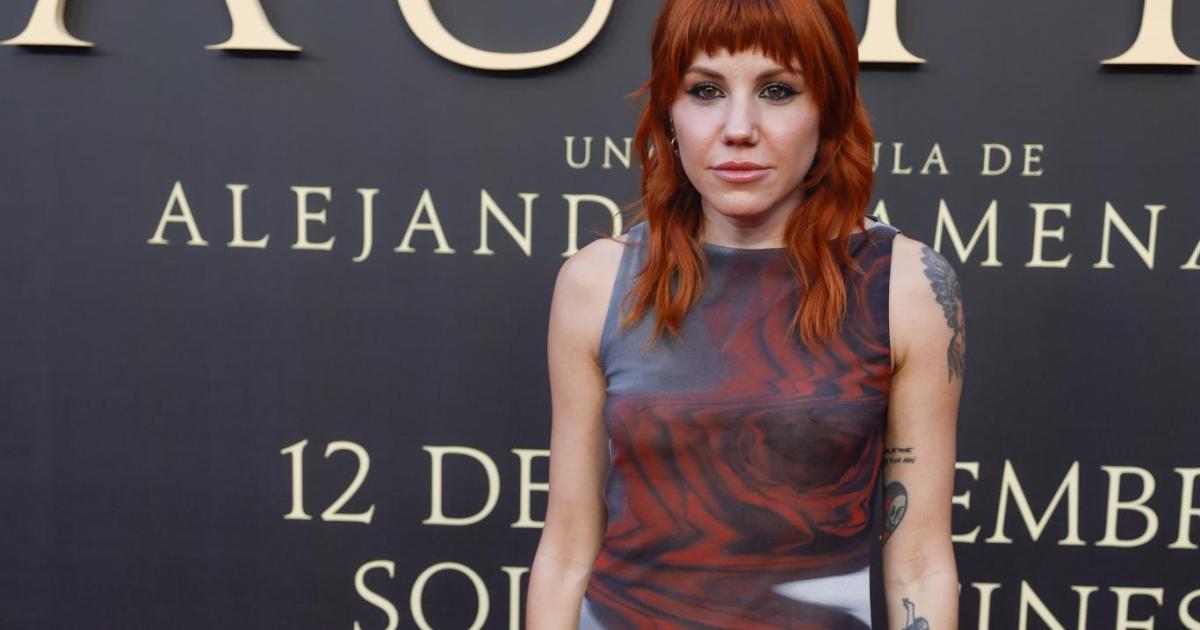 El vestido de malla con el que Angy Fernández ha dado una lección de estilo en la alfombra roja: estampado y de una famosa marca