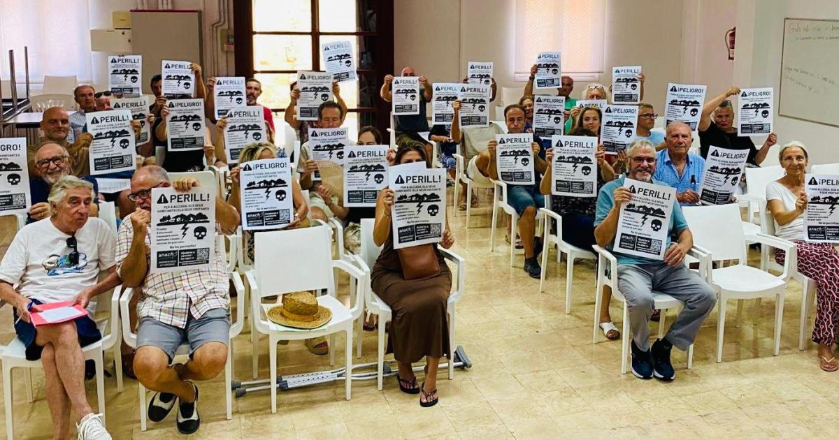 Vecinos afectados lucharán legalmente para la entrada del cable eléctrico por la bahía de Alcúdia