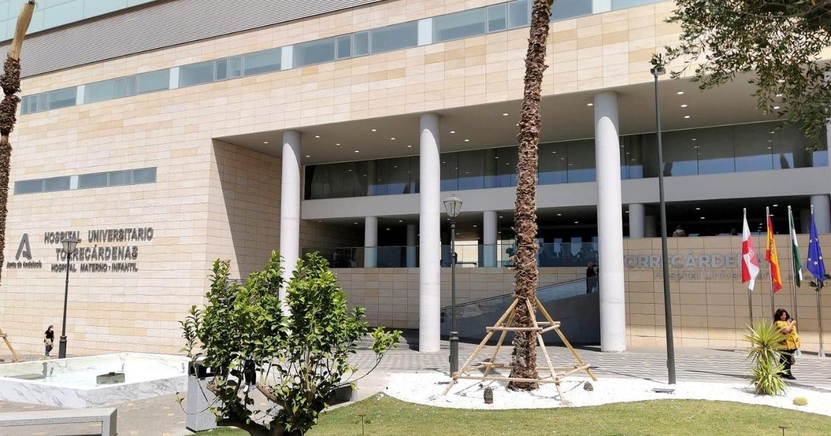 Muere el hombre herido en el incendio de un hotel del centro de Almería