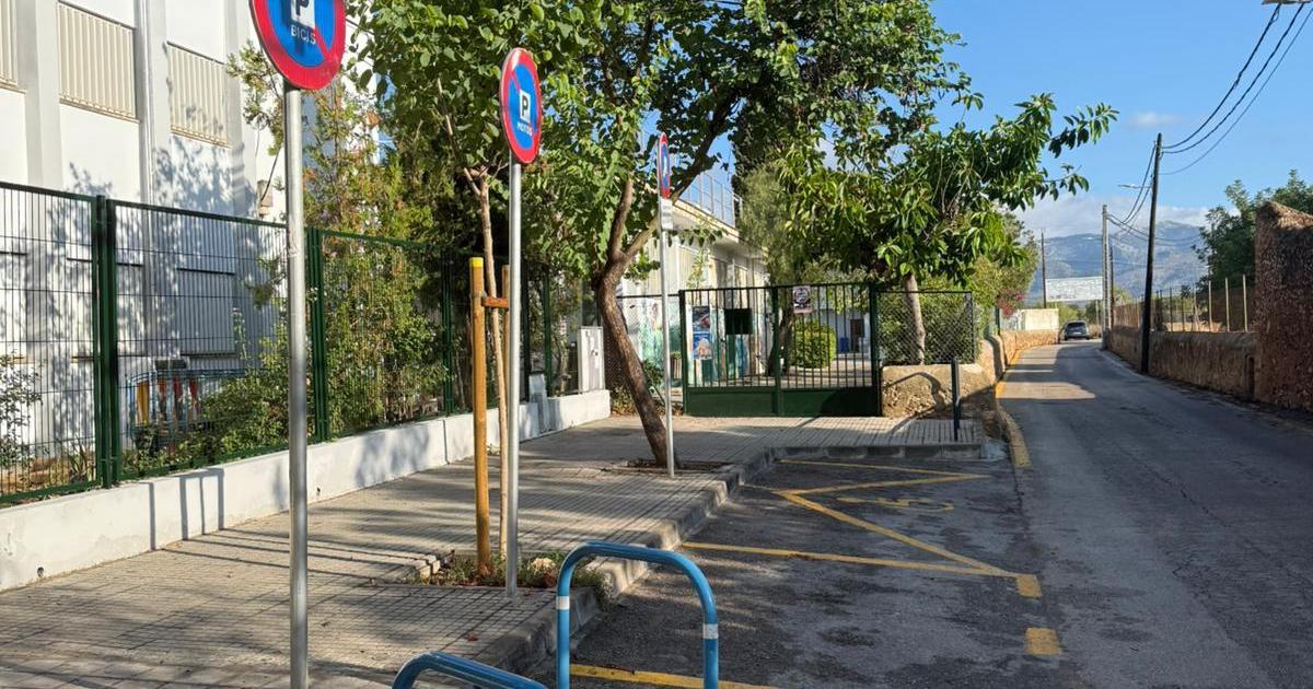 Educació propone mantener a Miquel Roldán realizando tareas de apoyo mientras los padres lo consideran una medida «insuficiente»