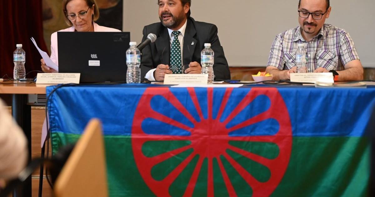La Junta da la bienvenida en Granada al nuevo director del Centro Sociocultural Gitano Andaluz