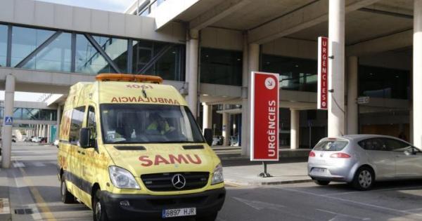 Un camión atropella gravemente a un joven que deambulaba por una carretera de Marratxí