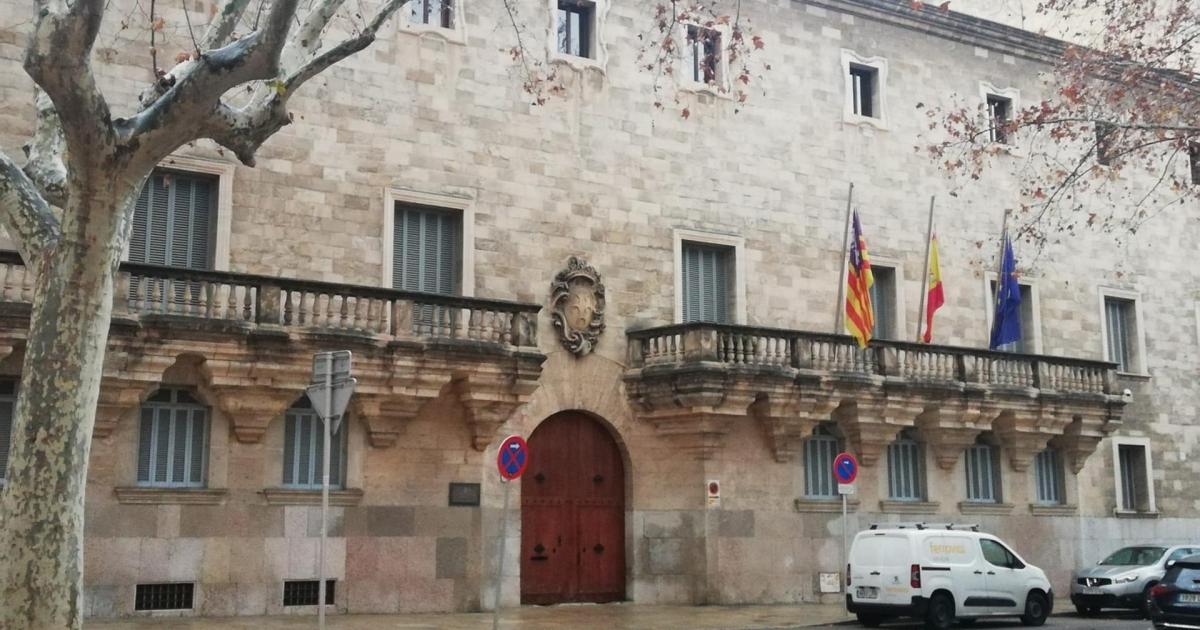 Piden 12 años de cárcel para un hombre por amordazar a otro y robarle 83.000 euros en su domicilio en Magaluf