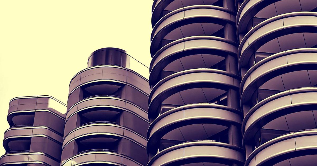 La Ley de Propiedad Horizontal lo confirma: si un vecino destina su vivienda al alquiler turístico puedes recurrir al artículo 7.3