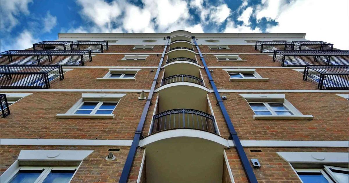 La Ley de Propiedad Horizontal lo confirma: el artículo 2 especifica qué tipos de comunidades de vecinos deben seguir esta normativa