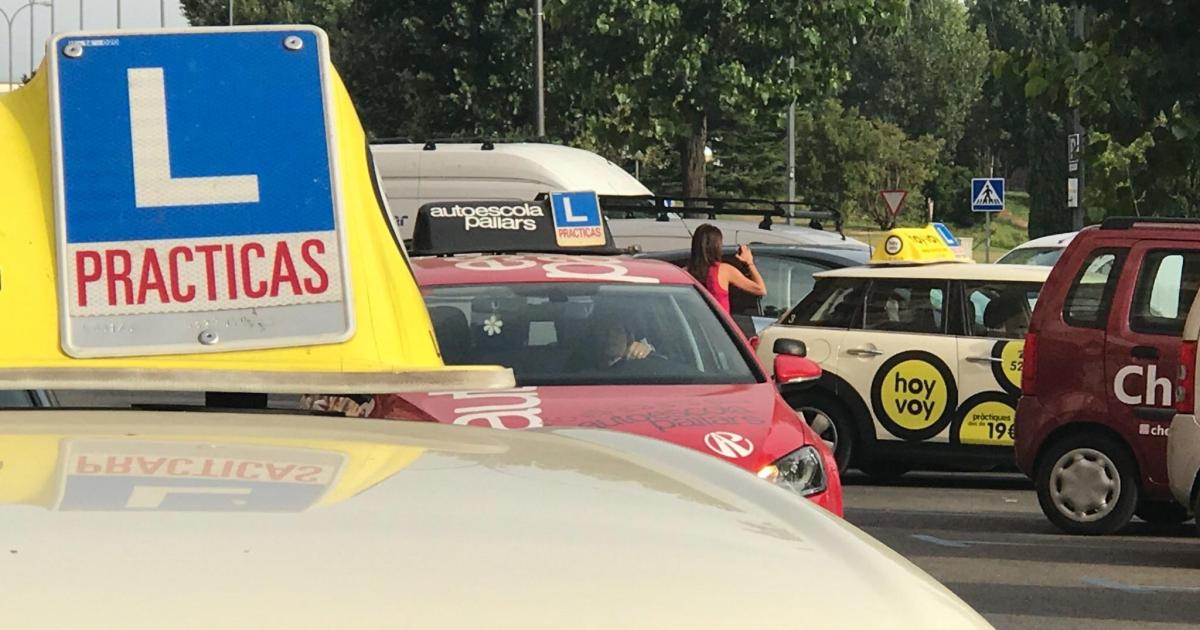 La DGT pide subir el nivel a las autoescuelas de Baleares: sólo uno de cada tres alumnos aprueban a la primera