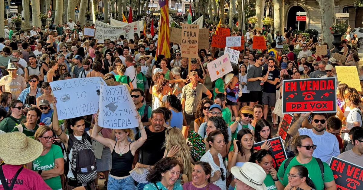 Solo uno de cada cinco residentes nacidos en Baleares cree que el turismo mejora su calidad de vida